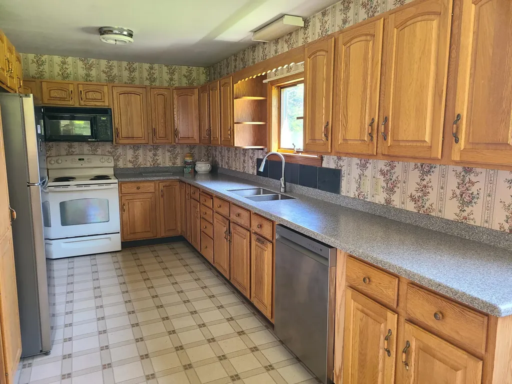 678 Back Ridge Road Penobscot ME 04476