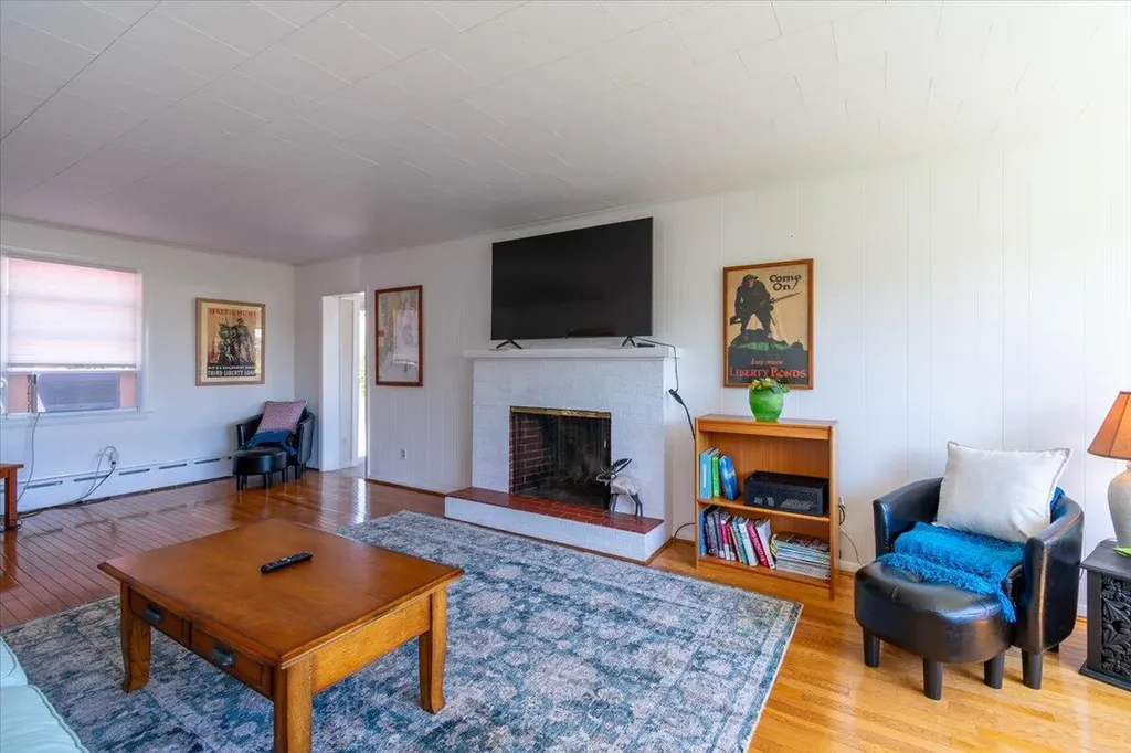 7 Everett Avenue Owls Head ME 04854