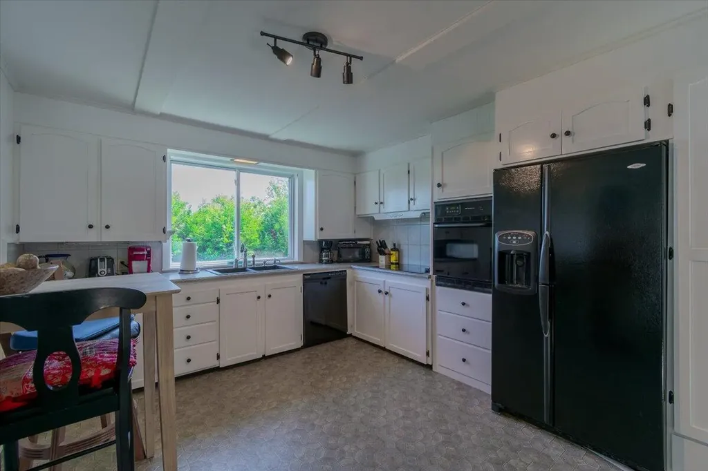 7 Everett Avenue Owls Head ME 04854
