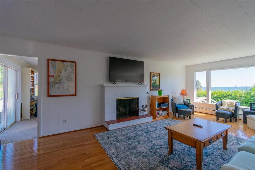 7 Everett Avenue Owls Head ME 04854