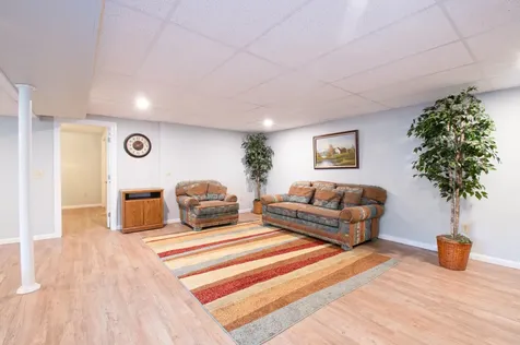 176 Annabessacook Road Winthrop ME 04364