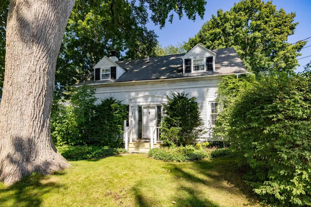 10 Pleasant Street Kennebunkport ME 04046