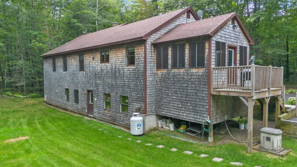 34 Main Road Chesterville ME 04938