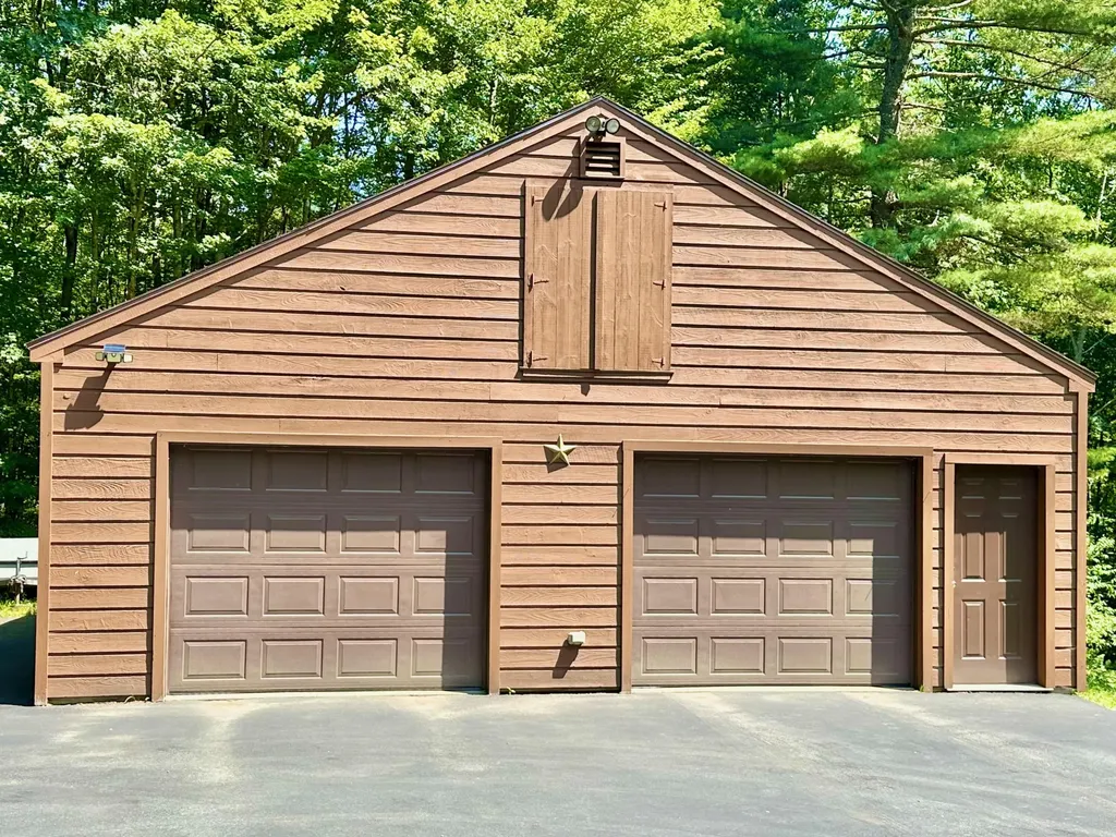 34 Main Road Chesterville ME 04938