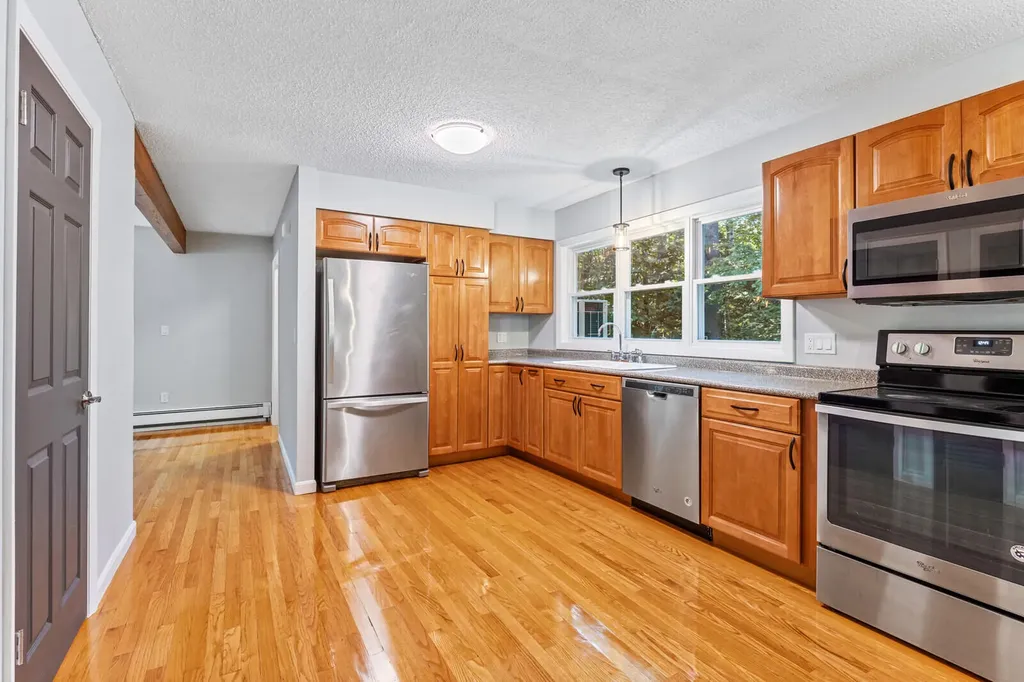 10 Seaport Drive Rockport ME 04856