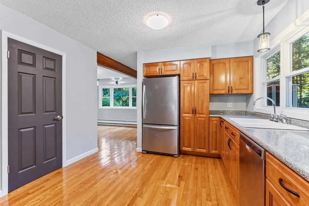 10 Seaport Drive Rockport ME 04856