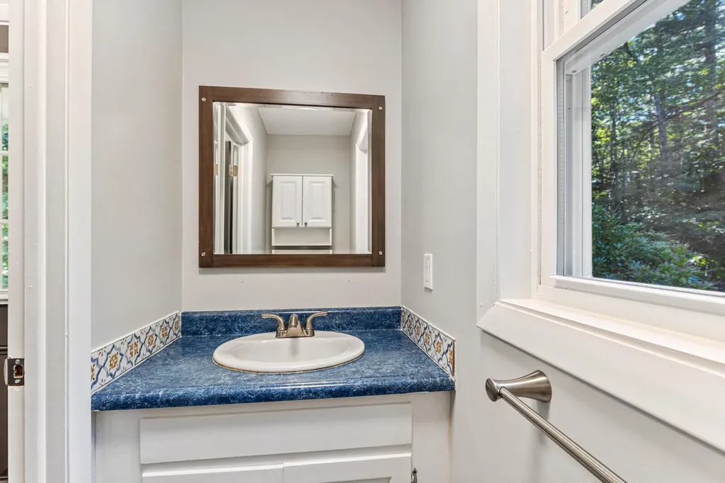 10 Seaport Drive Rockport ME 04856