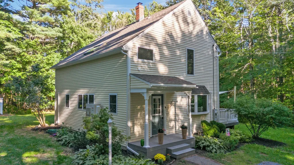 10 Seaport Drive Rockport ME 04856