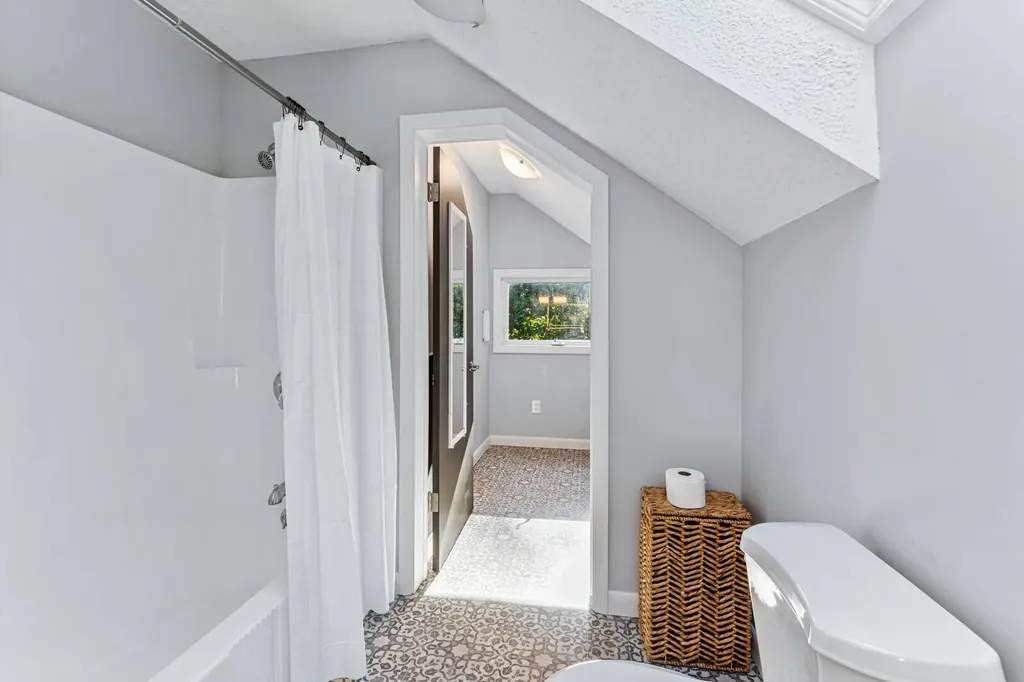 10 Seaport Drive Rockport ME 04856