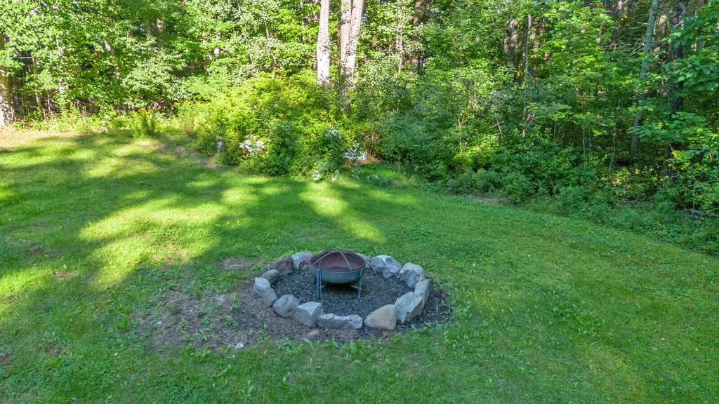 10 Seaport Drive Rockport ME 04856