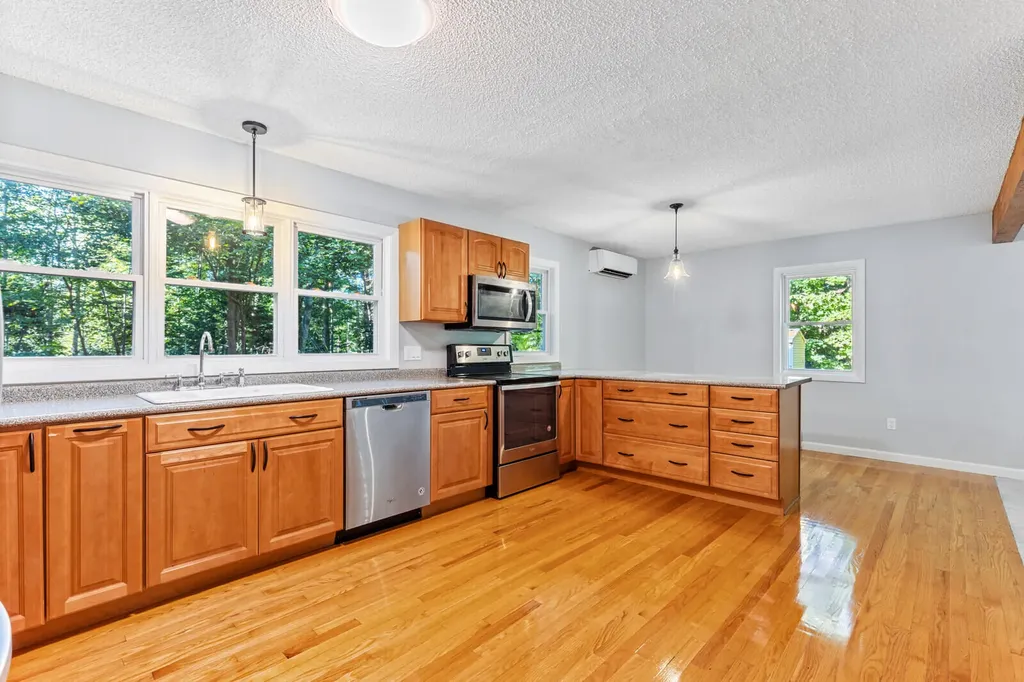 10 Seaport Drive Rockport ME 04856