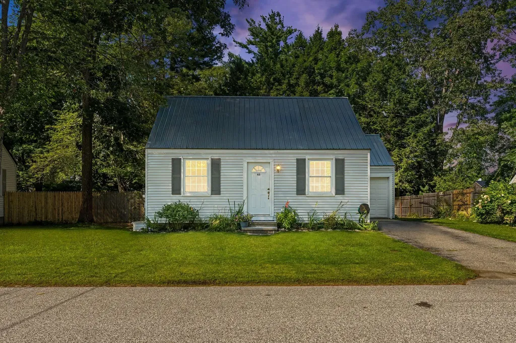 45 Chamberlain Avenue Brunswick ME 04011