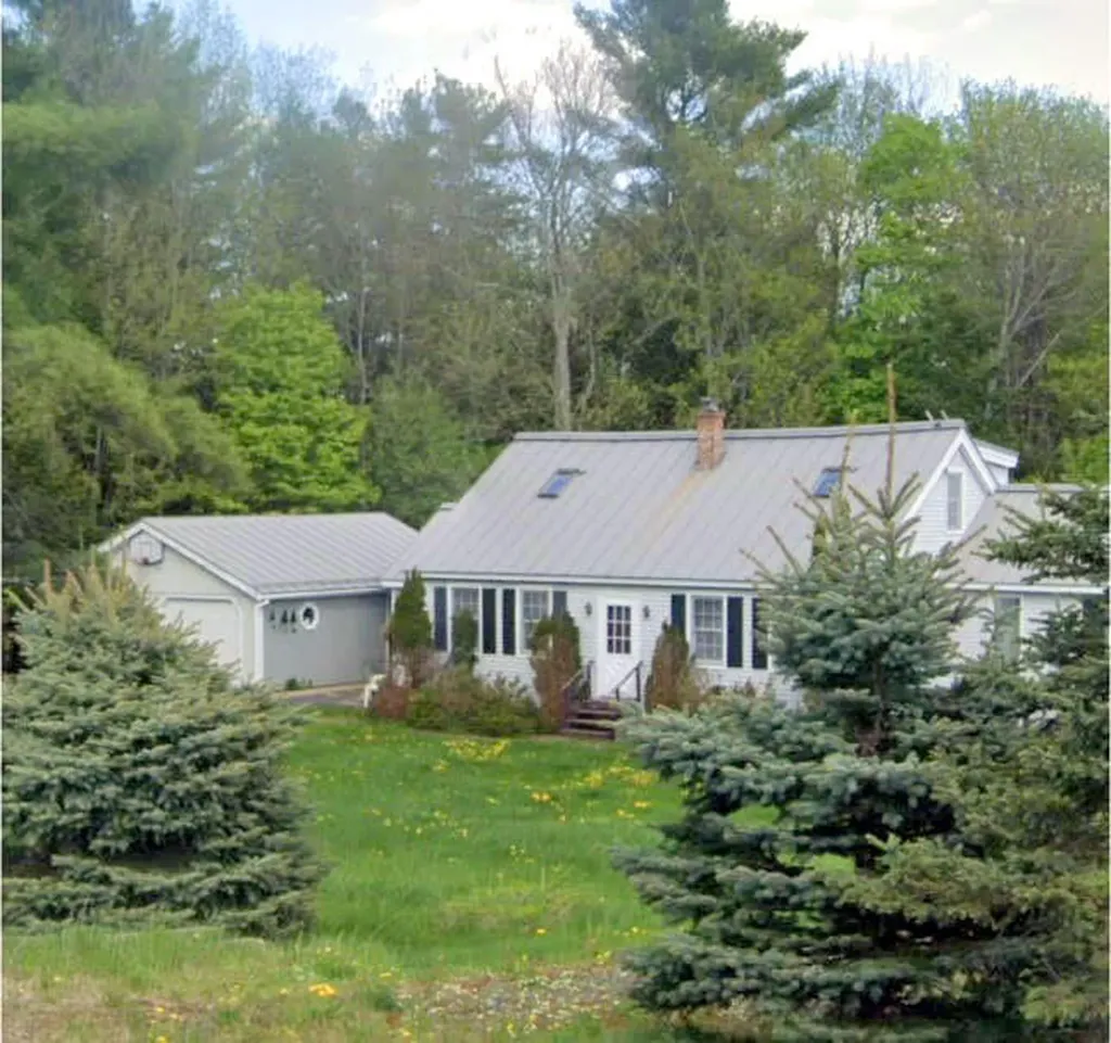 2823 Middle Road Sidney ME 04330
