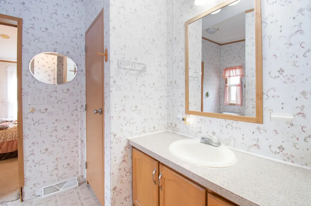 39 Town & Country Drive Lisbon ME 04250