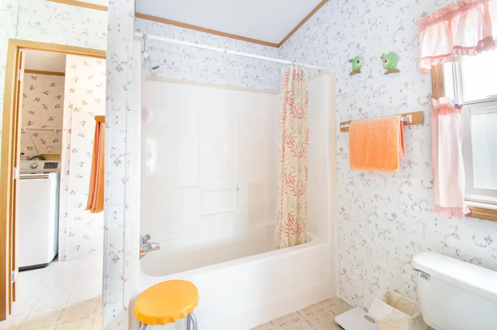 39 Town & Country Drive Lisbon ME 04250