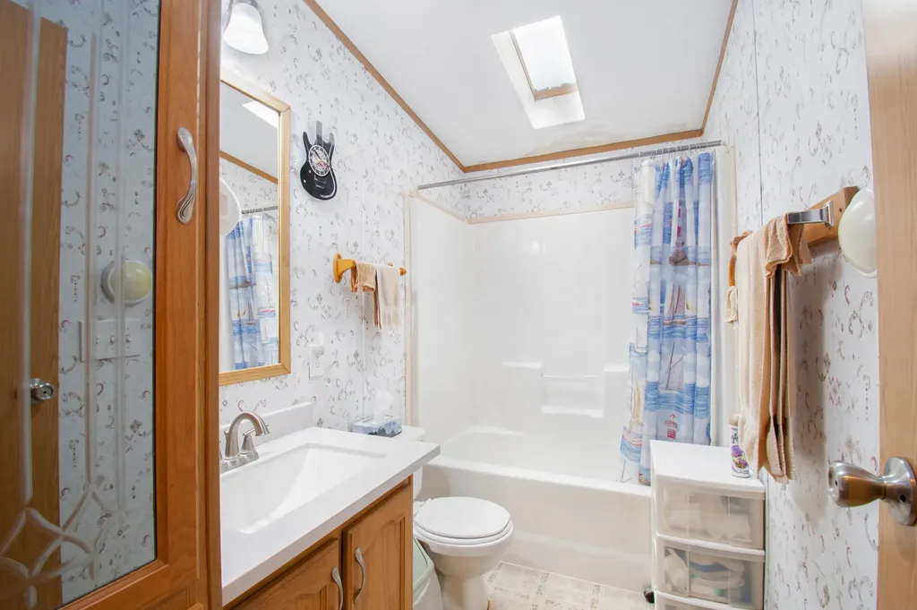 39 Town & Country Drive Lisbon ME 04250