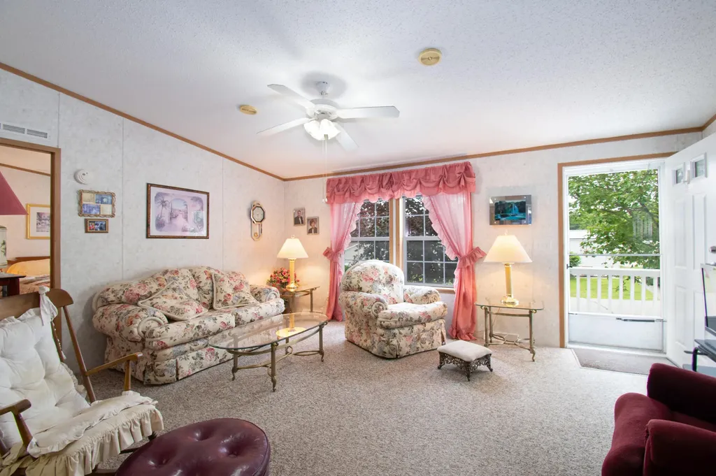 39 Town & Country Drive Lisbon ME 04250