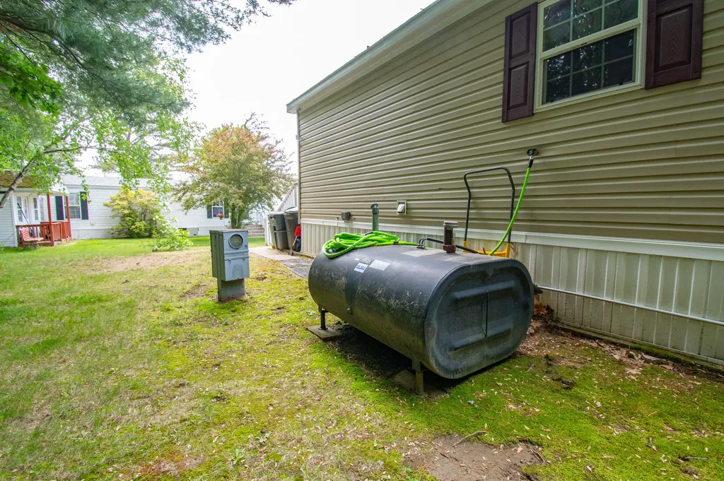 39 Town & Country Drive Lisbon ME 04250