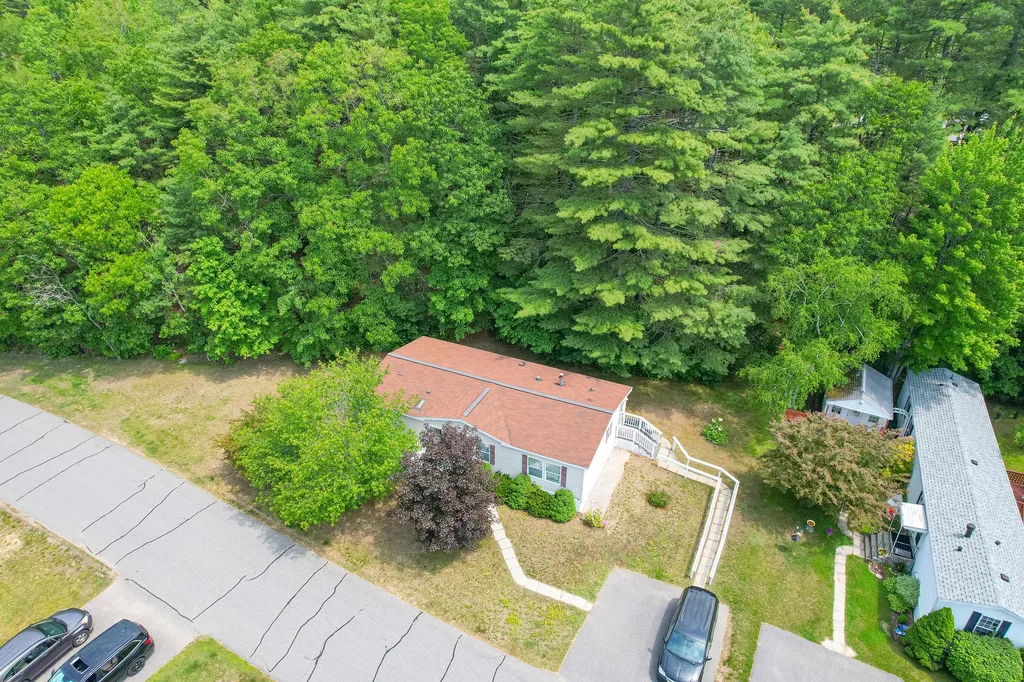 39 Town & Country Drive Lisbon ME 04250