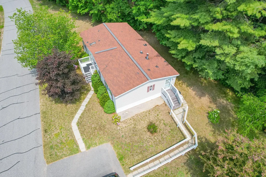 39 Town & Country Drive Lisbon ME 04250