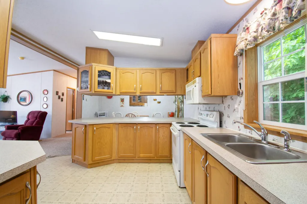 39 Town & Country Drive Lisbon ME 04250