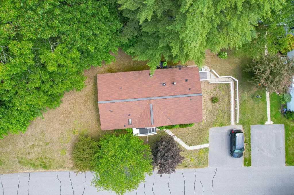 39 Town & Country Drive Lisbon ME 04250