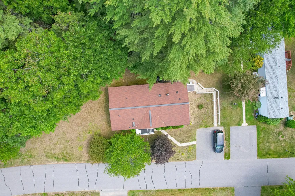 39 Town & Country Drive Lisbon ME 04250