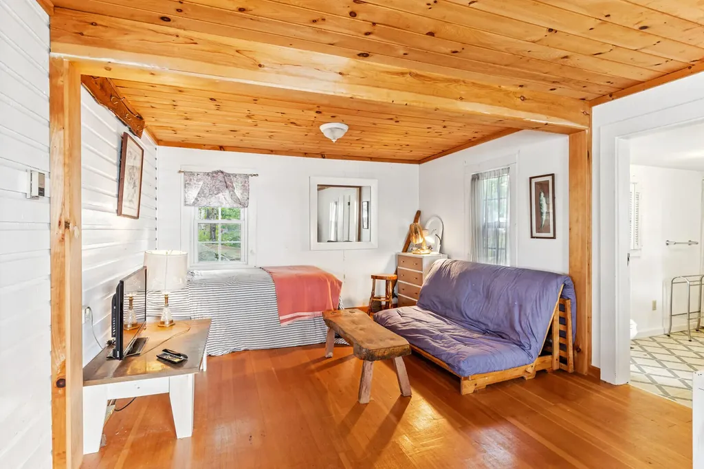 24 Yvonne Lane Smithfield ME 04978