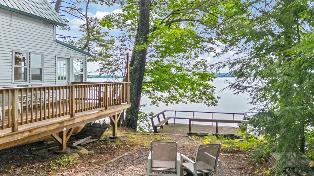 24 Yvonne Lane Smithfield ME 04978