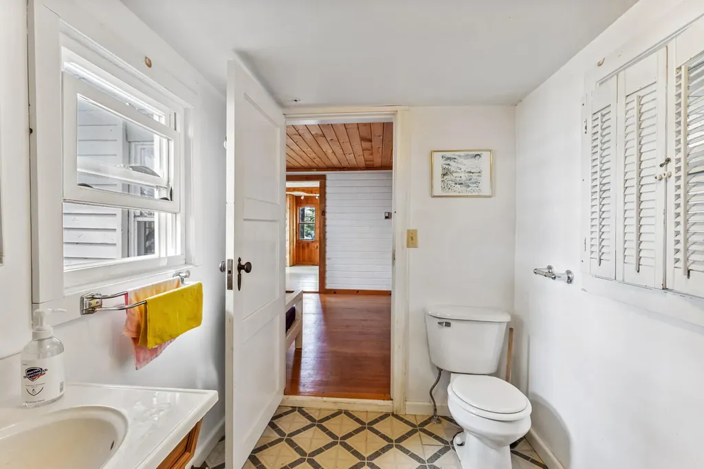 24 Yvonne Lane Smithfield ME 04978