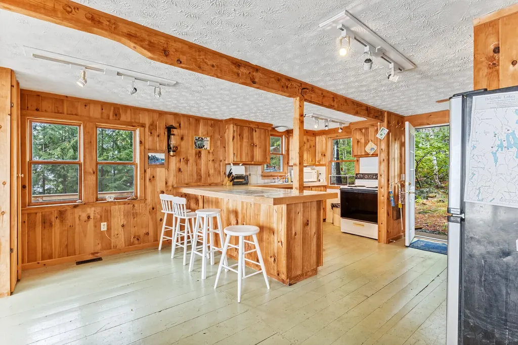24 Yvonne Lane Smithfield ME 04978