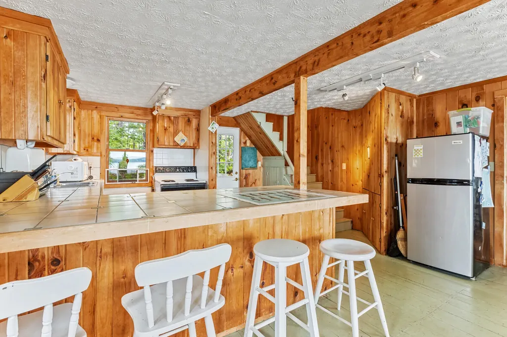 24 Yvonne Lane Smithfield ME 04978