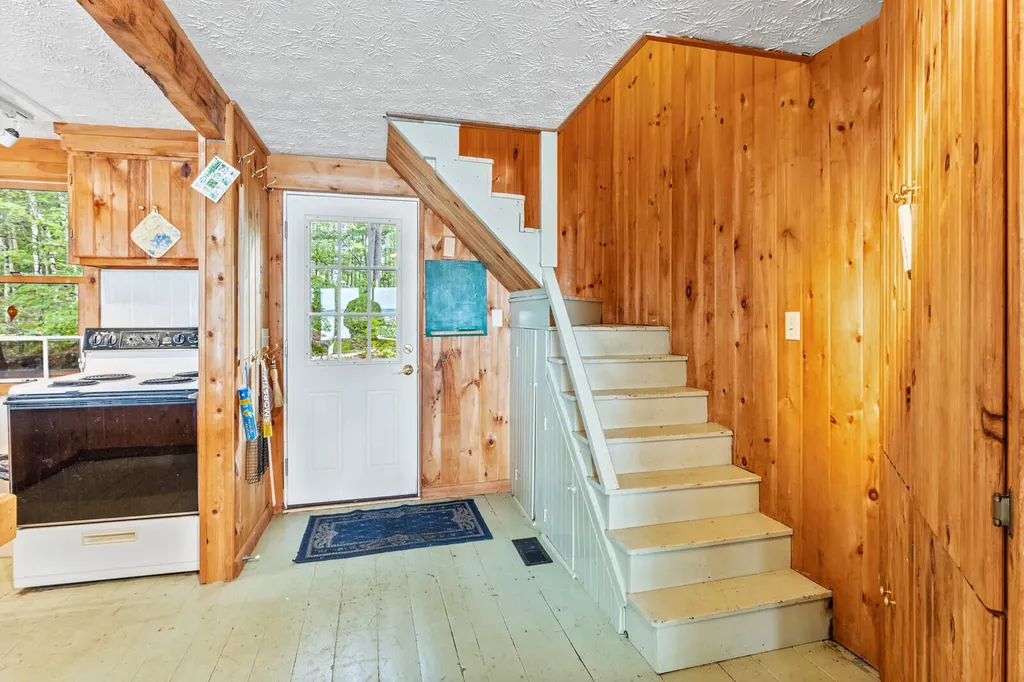 24 Yvonne Lane Smithfield ME 04978