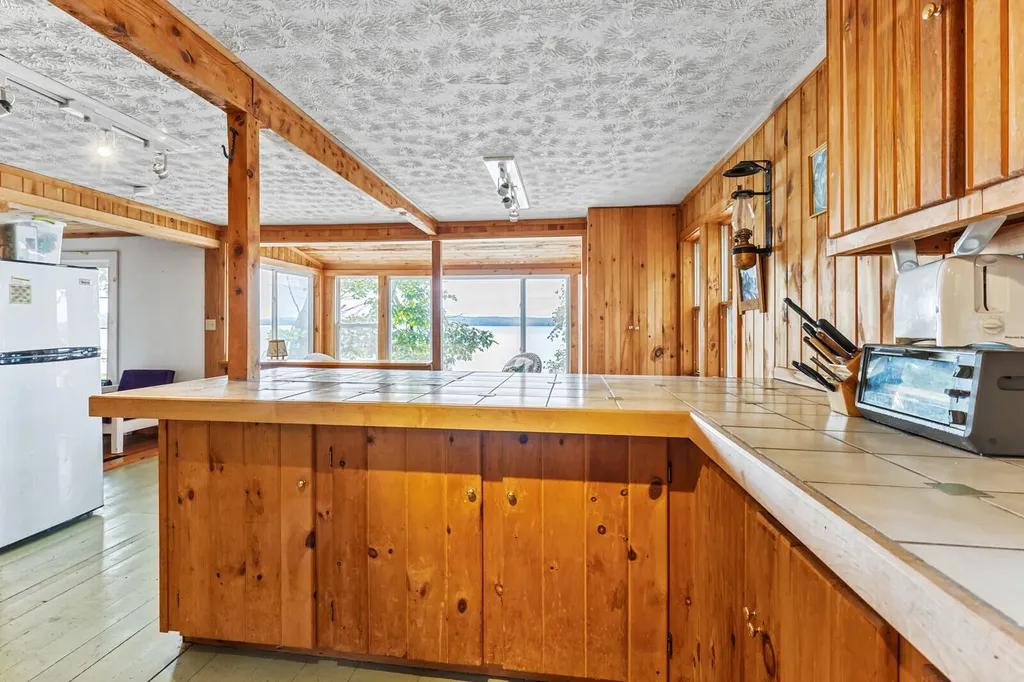 24 Yvonne Lane Smithfield ME 04978