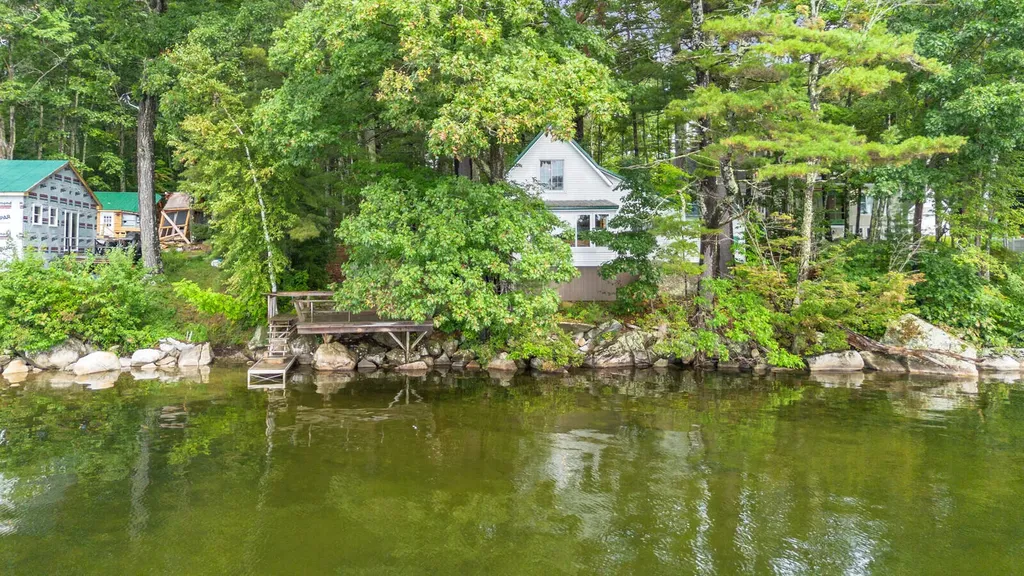 24 Yvonne Lane Smithfield ME 04978