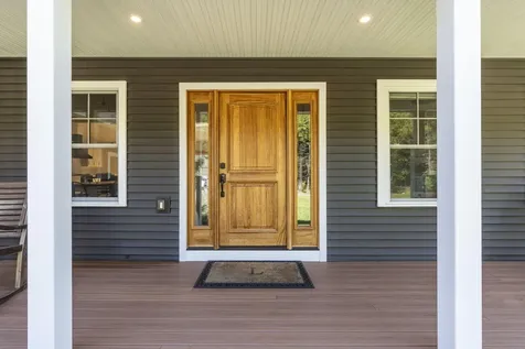 18 Nichols Drive Raymond ME 04071