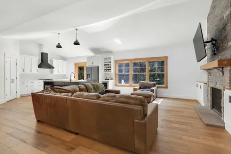 18 Nichols Drive Raymond ME 04071
