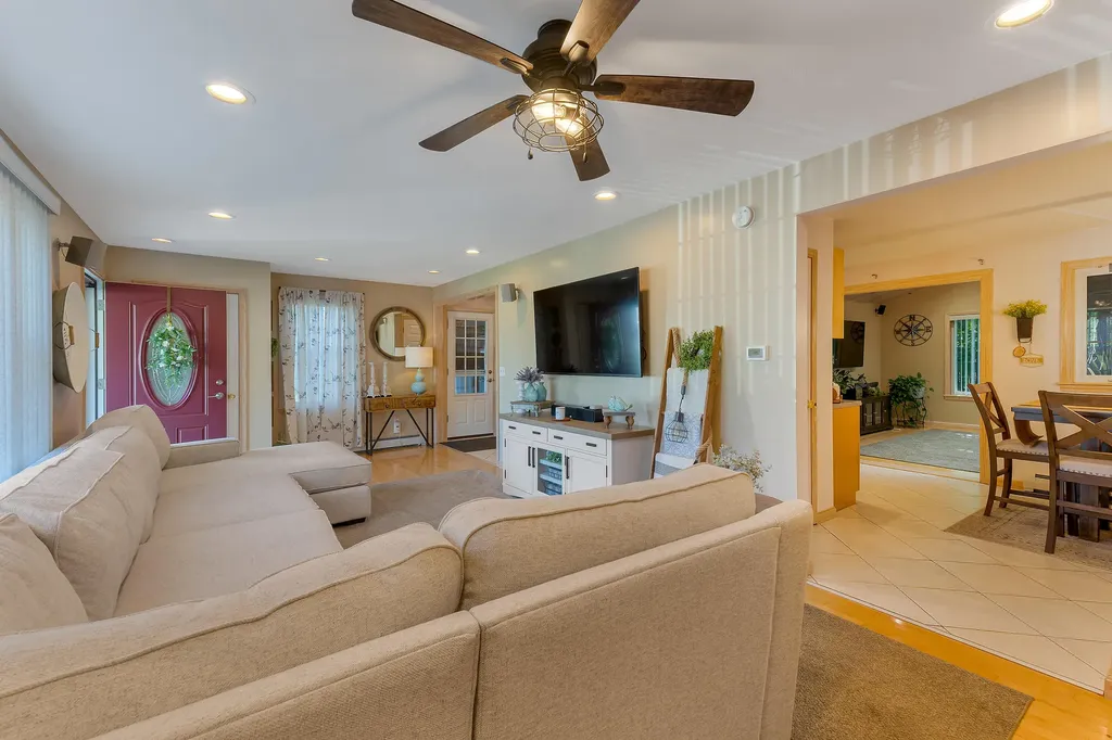 39 Weymouth Street Saco ME 04072