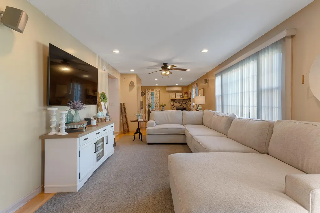 39 Weymouth Street Saco ME 04072