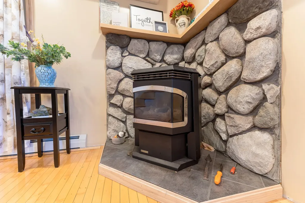 39 Weymouth Street Saco ME 04072