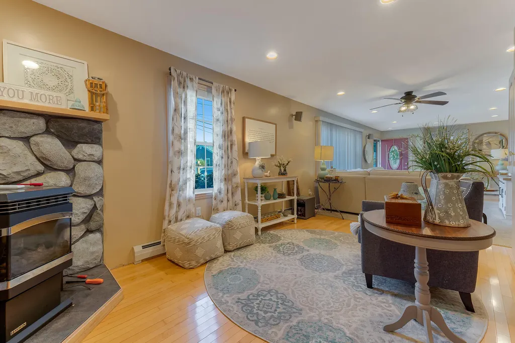 39 Weymouth Street Saco ME 04072