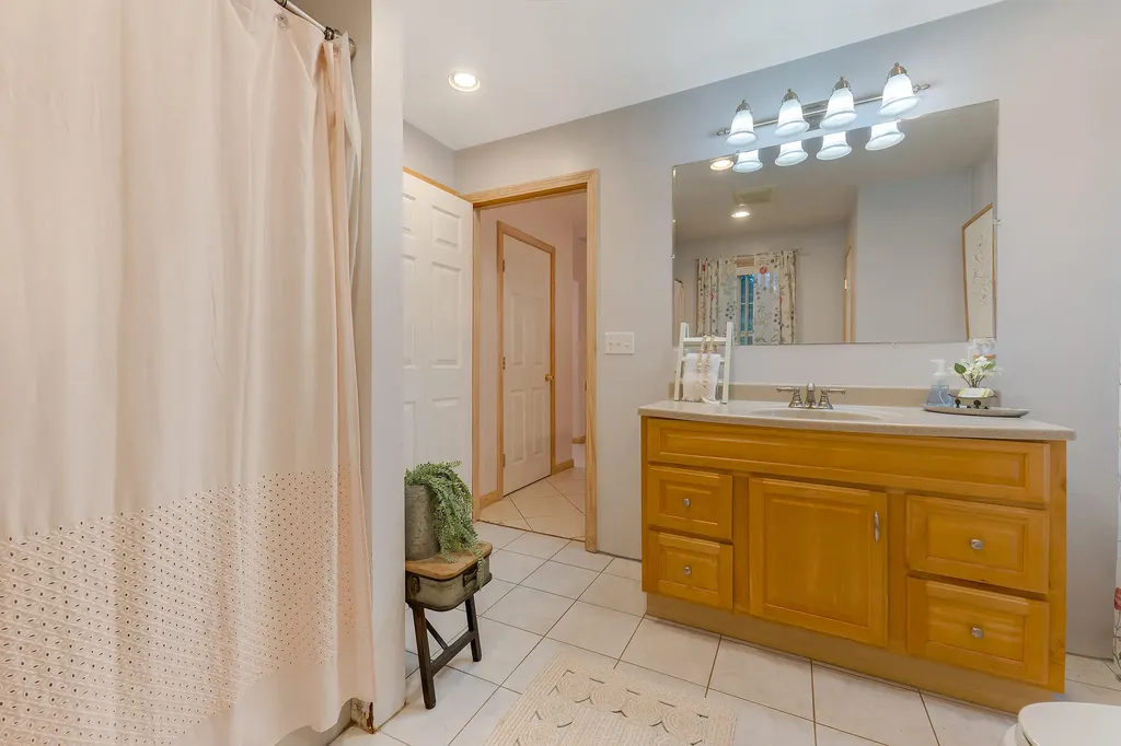 39 Weymouth Street Saco ME 04072