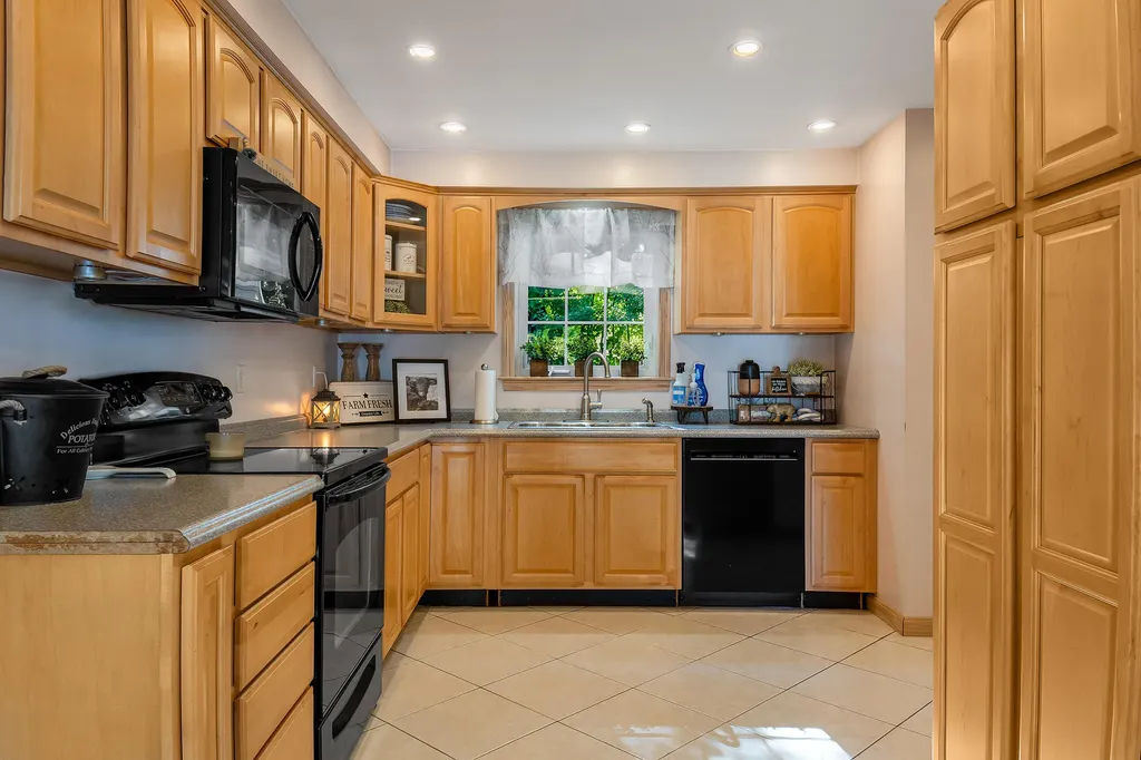 39 Weymouth Street Saco ME 04072