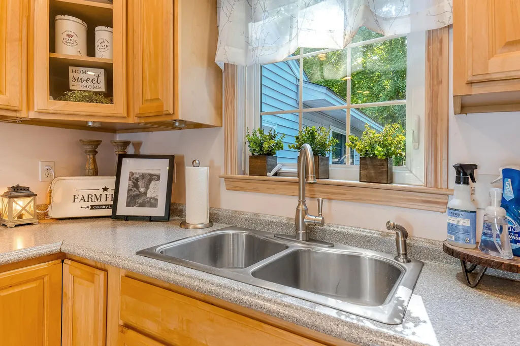 39 Weymouth Street Saco ME 04072