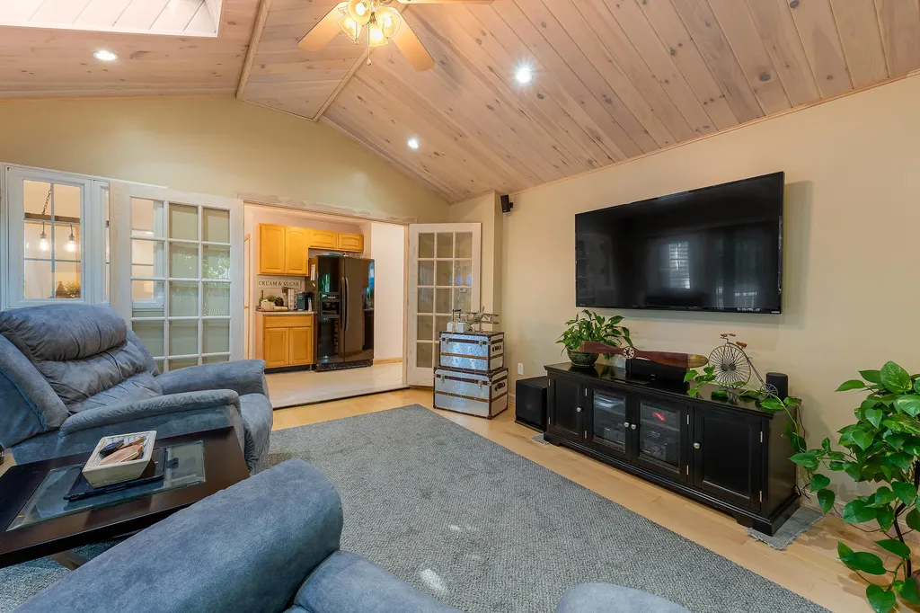 39 Weymouth Street Saco ME 04072