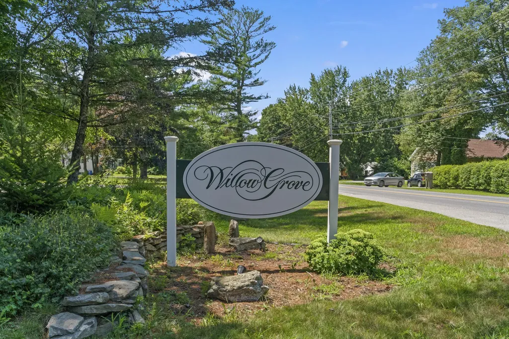 42 Willow Grove Road Brunswick ME 04011