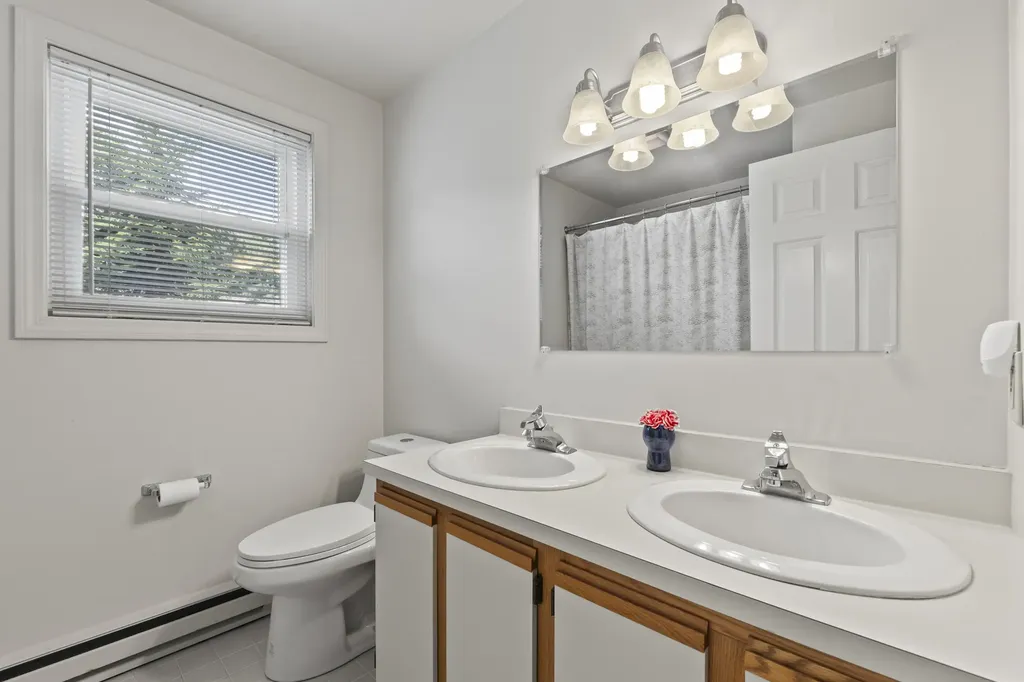 42 Willow Grove Road Brunswick ME 04011