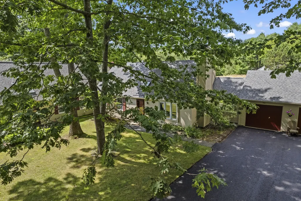 42 Willow Grove Road Brunswick ME 04011