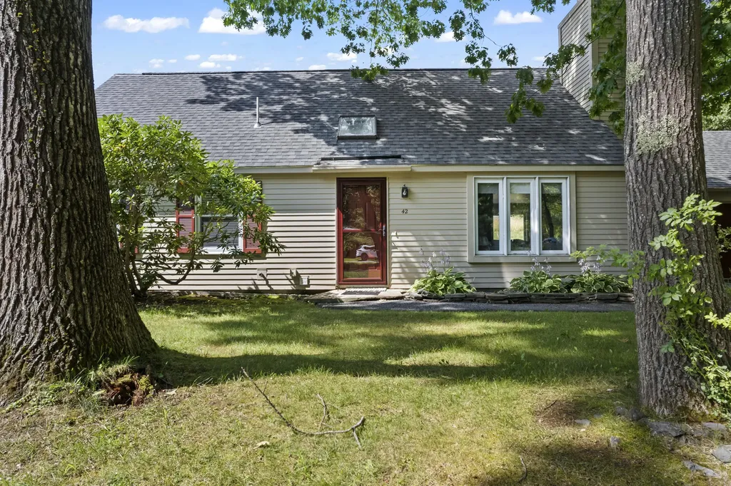 42 Willow Grove Road Brunswick ME 04011