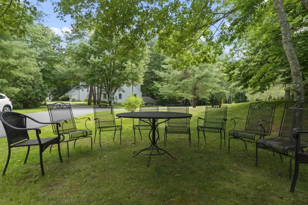 42 Willow Grove Road Brunswick ME 04011